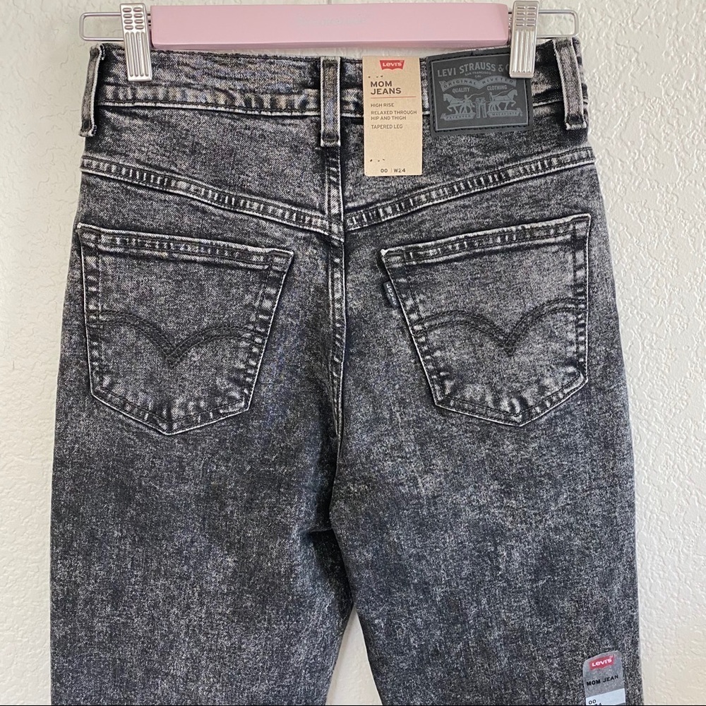 Levi’s Mom Jean Acid Wash Black Denim Jeans - Picture 7 of 10